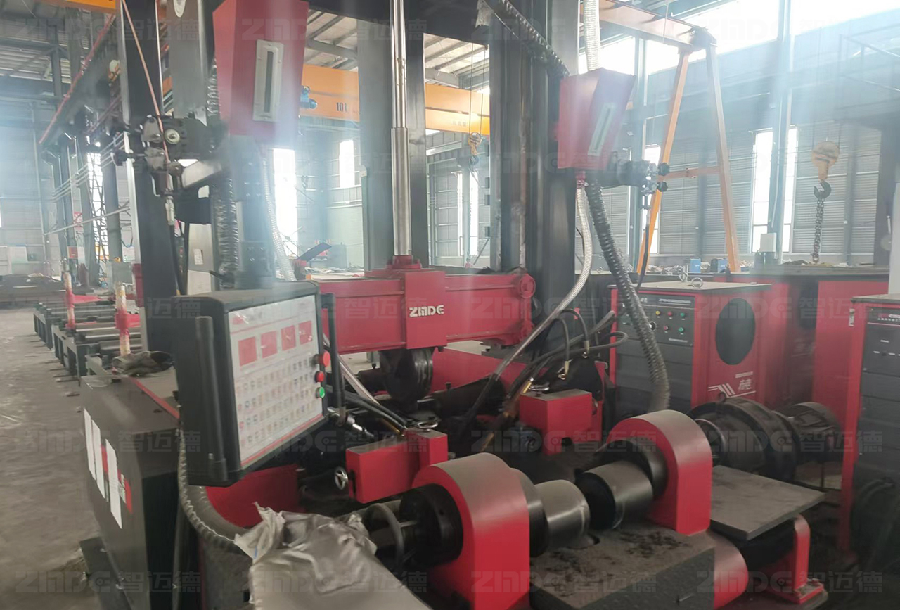 還在“忙亂換設備”？組焊矯一體機，讓你“從容等成品”！